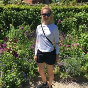 Meet your Posher, Carly